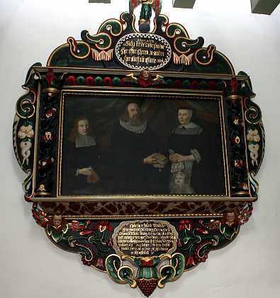 Jens Mortensen Jens Mortensen f. 1619 d. 1695, Karen Christiansdatter 1631 d. 1698 og deres to børn. Viborg stift 1670-79