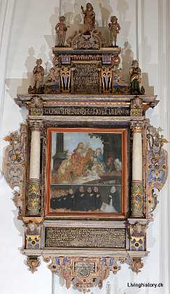 Hans Dahl, Jens Mortensen og Christian Fabricius Hans Dahl f. ca. 1525, d. 1591. Rådmand i København. Jens Mortensen Pilt, f. ca. 1551 d. 1595, sognepræst til Slangerup...