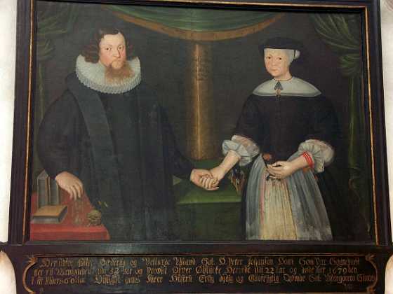 Peder Johansen Hovi og Margrete Simonsdatter 1670 Peder Johansen Hovi provst f. 1619 d. 1679 og hustru Margrete Simonsdatter Hoff f. 1610. Udført i 1670. 1670-79...