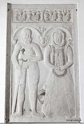 Gaas og Sandberg Oluf Gaas d. 1618 og hustru Magdalene Sandberg Gravsten fra 1608 1600-09 Fyens stift