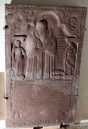 Jens Christophersen Bruen Jens Christophersen Bruen, sognepræst for Fejø i 30 år, d. 1616. Stenen er bekostet af hans hustru Maren Sørensdatter...