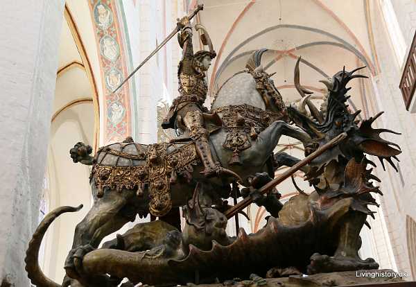 Sct. J�rgen og dragen Sct. J�rgen og dragen. Kopi af gravm�le over Sten Sture i Stockholm Nikolai kirke fra 1489. Sk�nket til Katharinekirche...